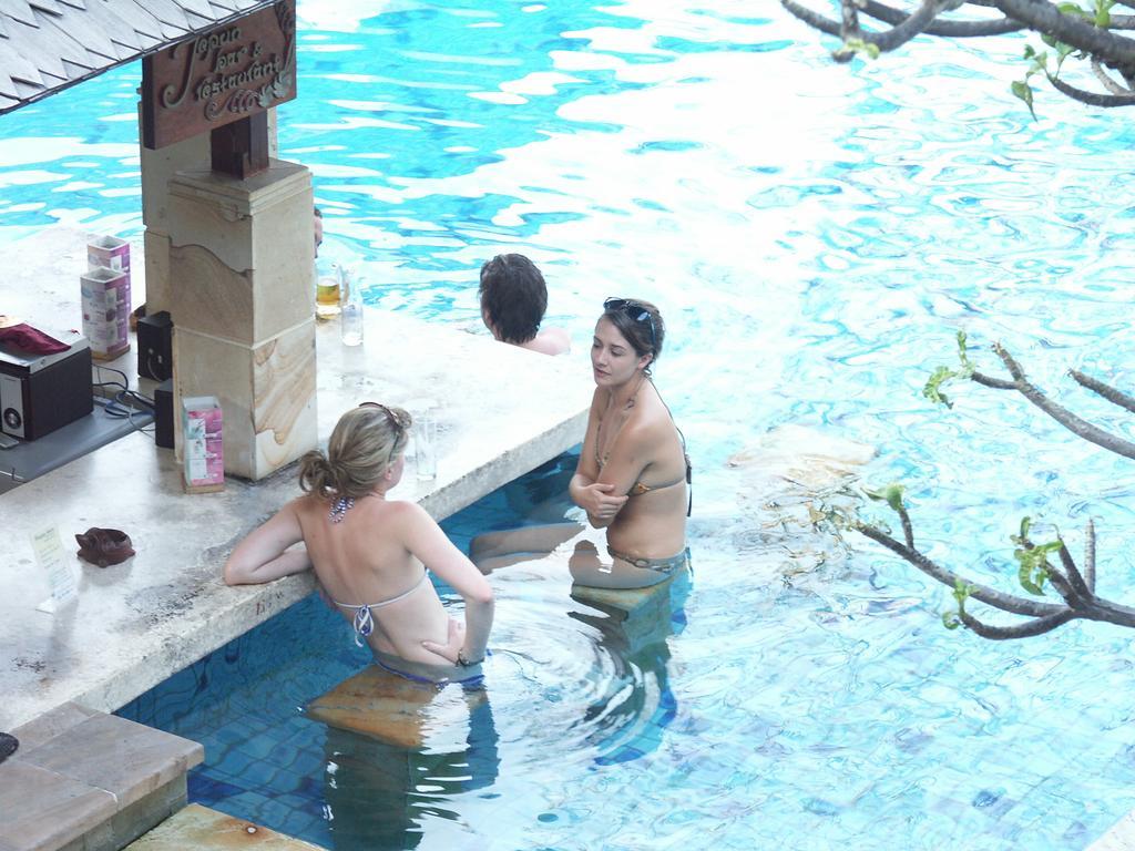バリサニ パドマ ホテル レギャン エクステリア 写真